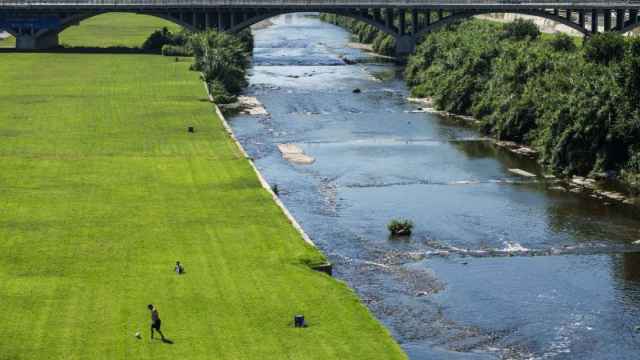 El río Besòs a su paso por Santa Coloma / ARCHIVO