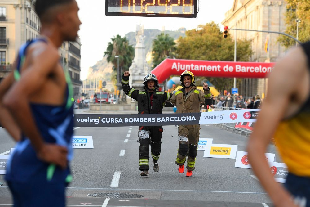 Este domingo se cortaran varias calles por la Cursa de Bombers / CURSA DE BOMBERS DE BARCELONA