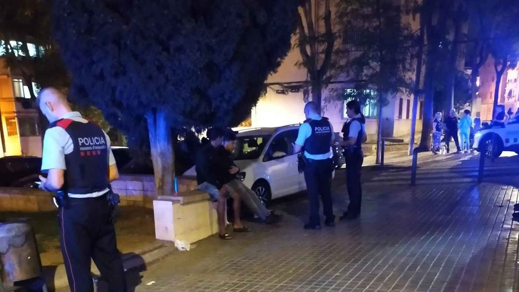 Dispositivo de Mossos y Guardia Urbana en L'Hospitalet / MOSSOS D'ESQUADRA