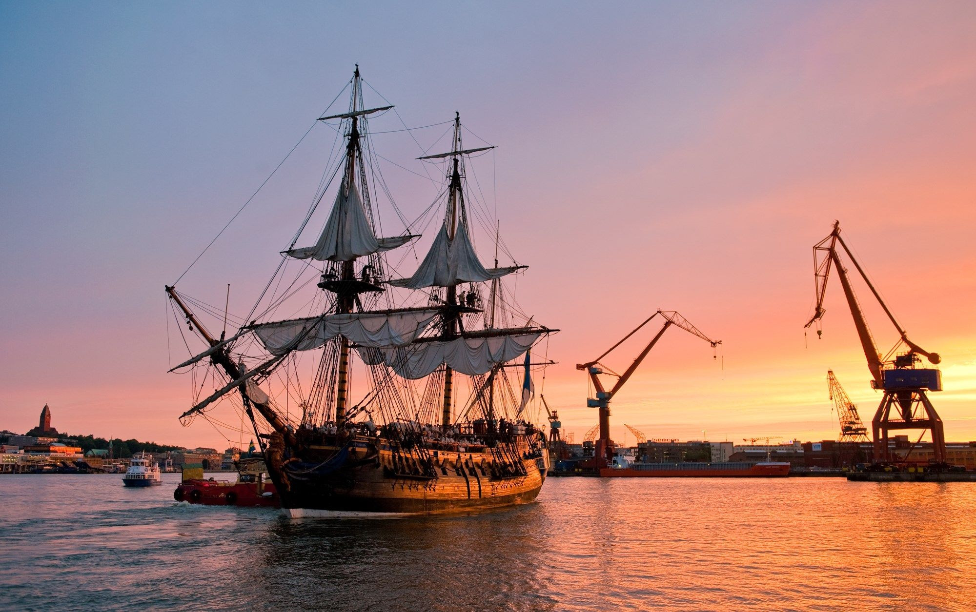 Götheborg de Suecia, el velero de madera más grande del mundo, llega a Barcelona / GOTHEBORG