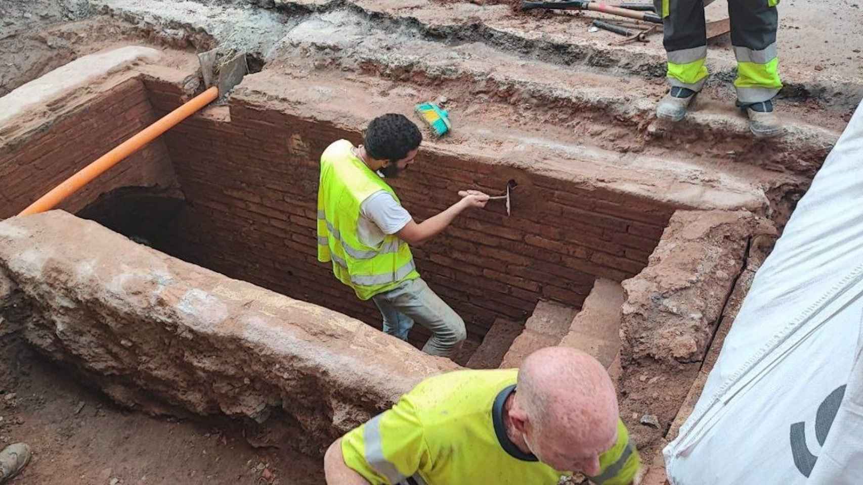 El refugio antiaéreo que han descubierto en las obras de la calle Ventalló de Gràcia en Barcelona / AYUNTAMIENTO DE BARCELONA