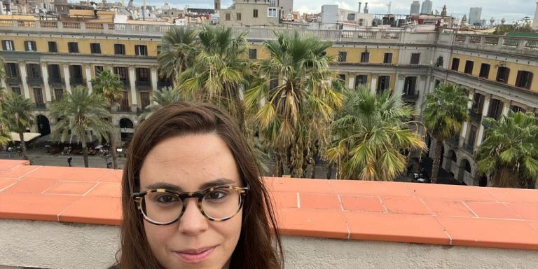 Julia Barea, en una azotea de la plaza Reial / CIUTADANS