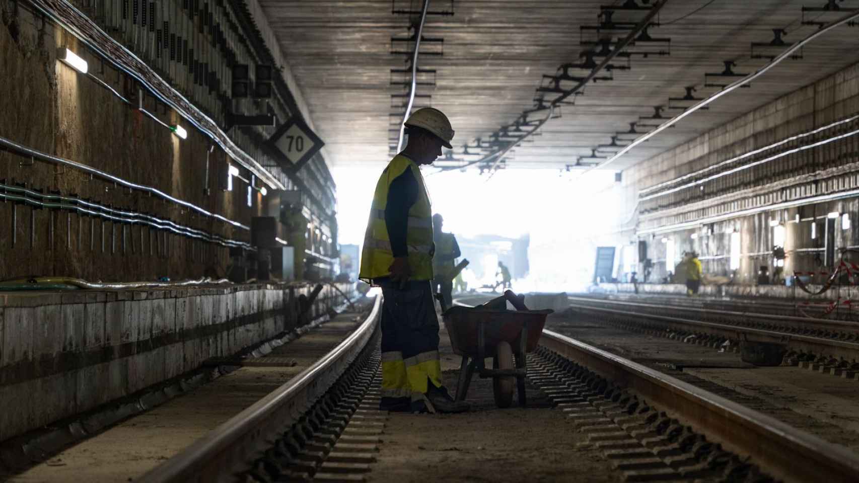 Obras en las vías de Renfe / LUIS MIGUEL AÑÓN - METRÓPOLI