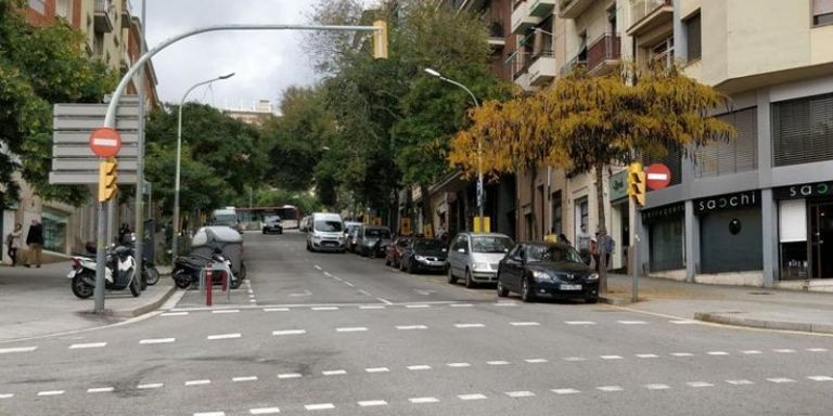 Calle de Sardenya en un tramo del Baix Guinardó / AJ BCN