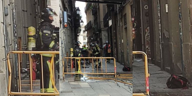 Actuación de los bomberos en la calle de la Llibreteria / BOMBERS