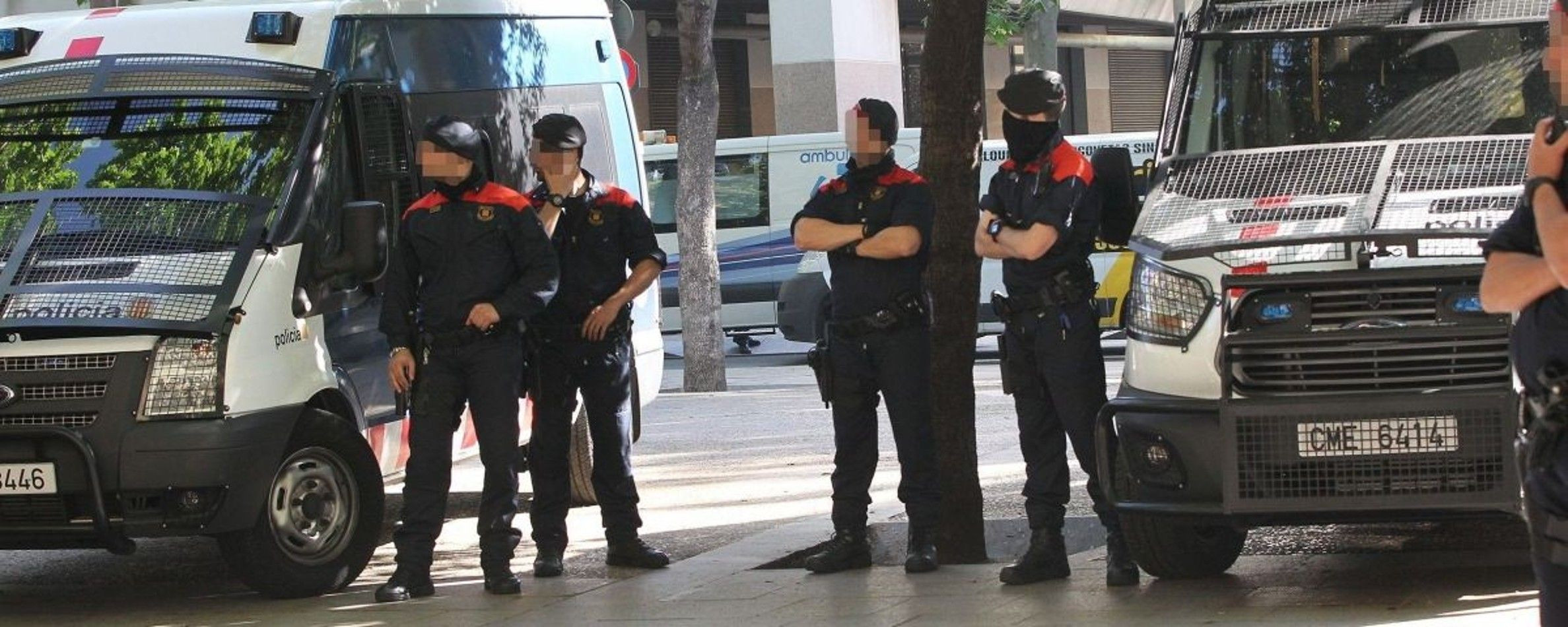 Agentes de los Mossos en Barcelona en una imagen de archivo / EFE