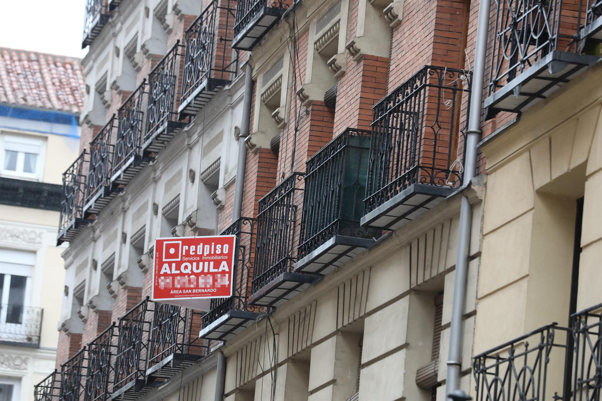 Piso en alquiler en un barrio de Barcelona / EUROPA PRESS