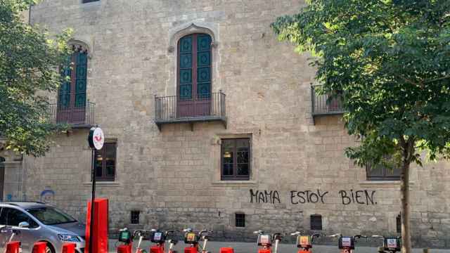 Pintadas en el Palau Centella, patrimonio histórico de Barcelona / TWITTER (Adrià Ventura)