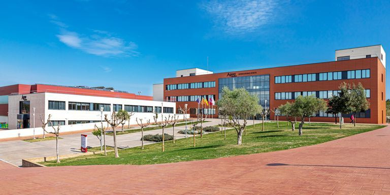 Campus de Agora International School / AGORA