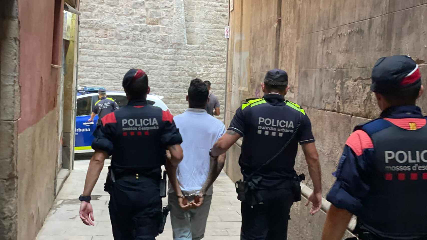 Imagen de archivo de un hombre detenido en Barcelona