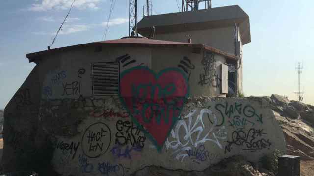 Una imagen de los búnkeres del Carmel, lleno de grafitis / METRÓPOLI