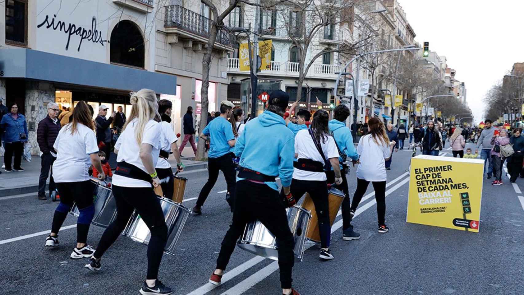 Calle cortada al tráfico por el programa 'Obrim Carrers' en Barcelona / AJ BCN