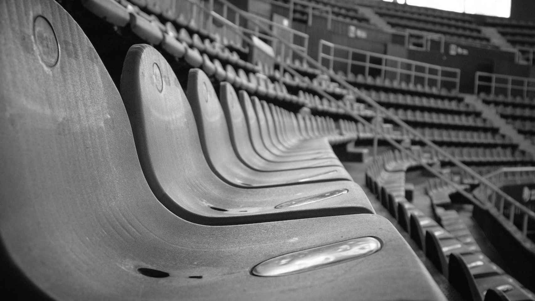 Gradas vacías de un Estadio de Fútbol / PEXELS