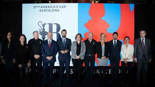 Foto de familia de todos los responsables de las administraciones implicadas en la Copa América / EUROPA PRESS