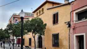 Imagen del edificio, que fue una masía, de la calle de Pons i Gallarza