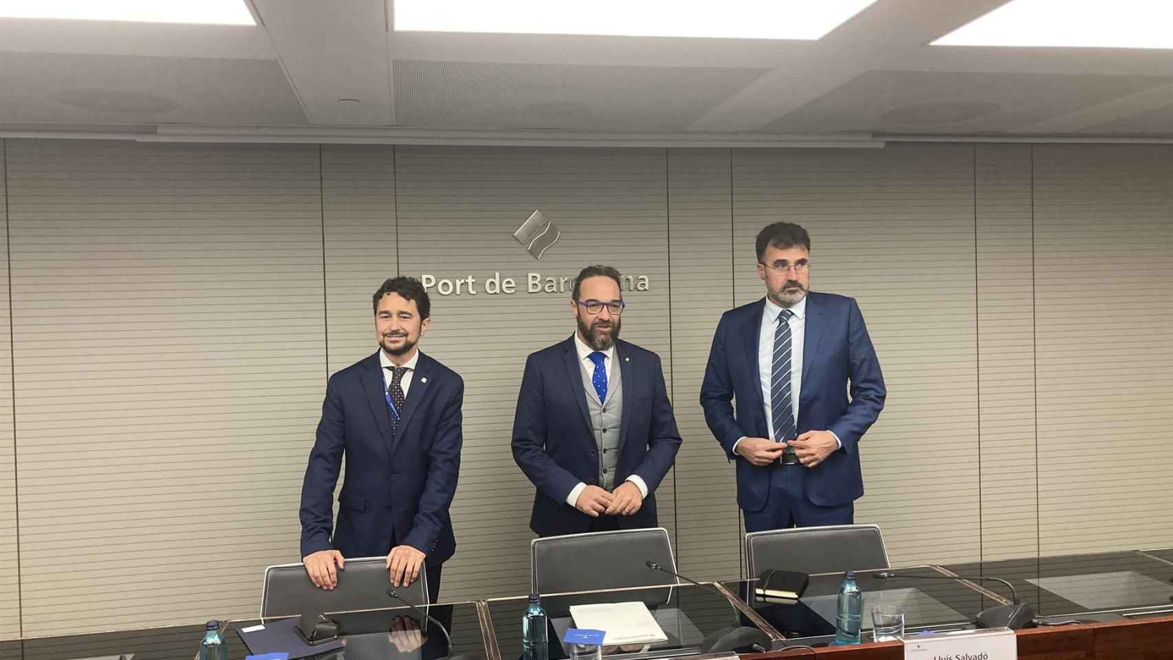 El expresidente del Port de Barcelona, Damià Calvet; el conseller de Territori, Juli Fernández; y el presidente del Port, Lluís Salvadó / EUROPA PRESS