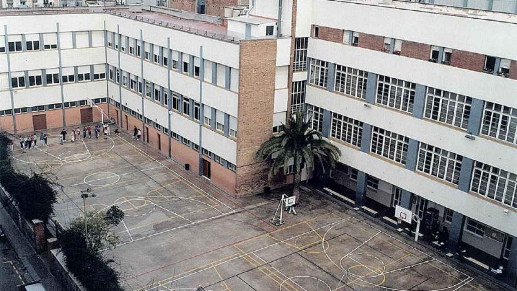 Patio del colegio de los Maristas Anna Ravell / MARISTAS ANNA RAVELL