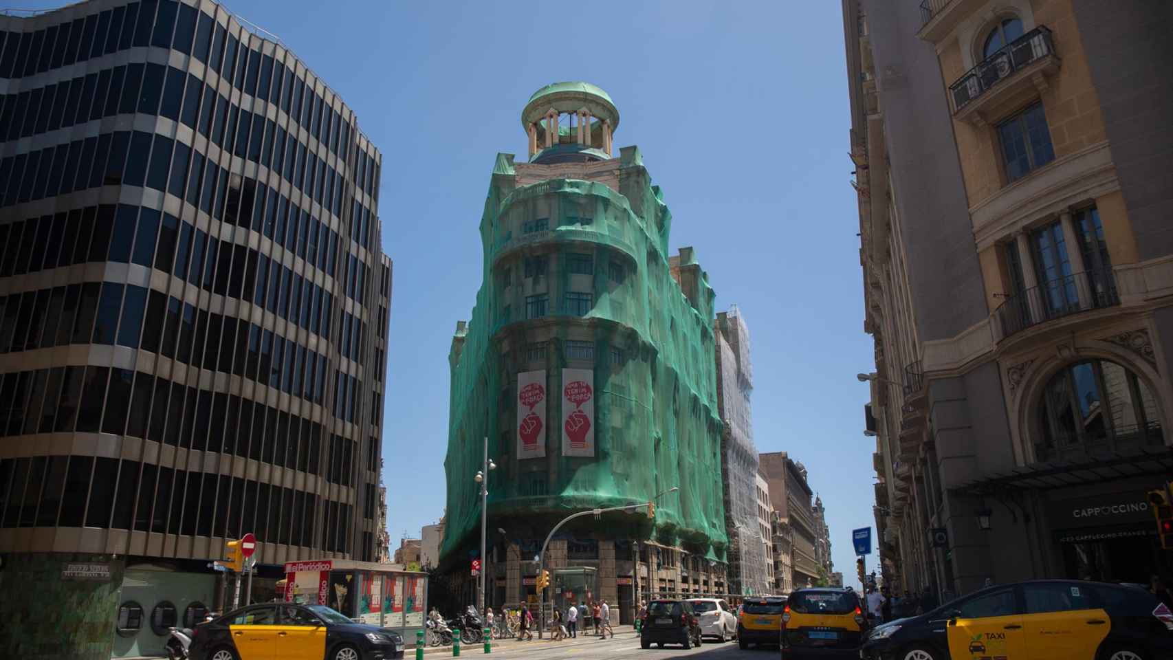 Fachada del edificio de Comisiones Obreras en la Via Laietana en una imagen de archivo / DAVID ZORRAKINO - EP