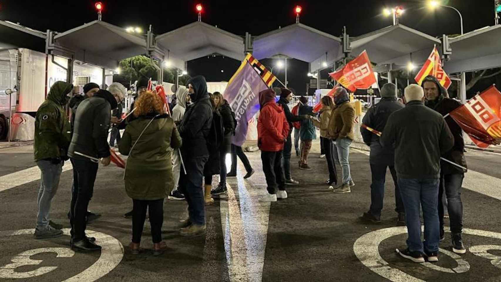 Los piquetes impiden el acceso al Mercabarna / CCOO INDUSTRIA CATALUNYA