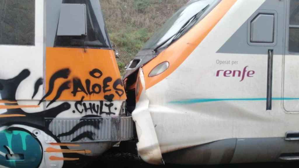 Choque entre dos trenes en Montcada i Reixac / METRÓPOLI