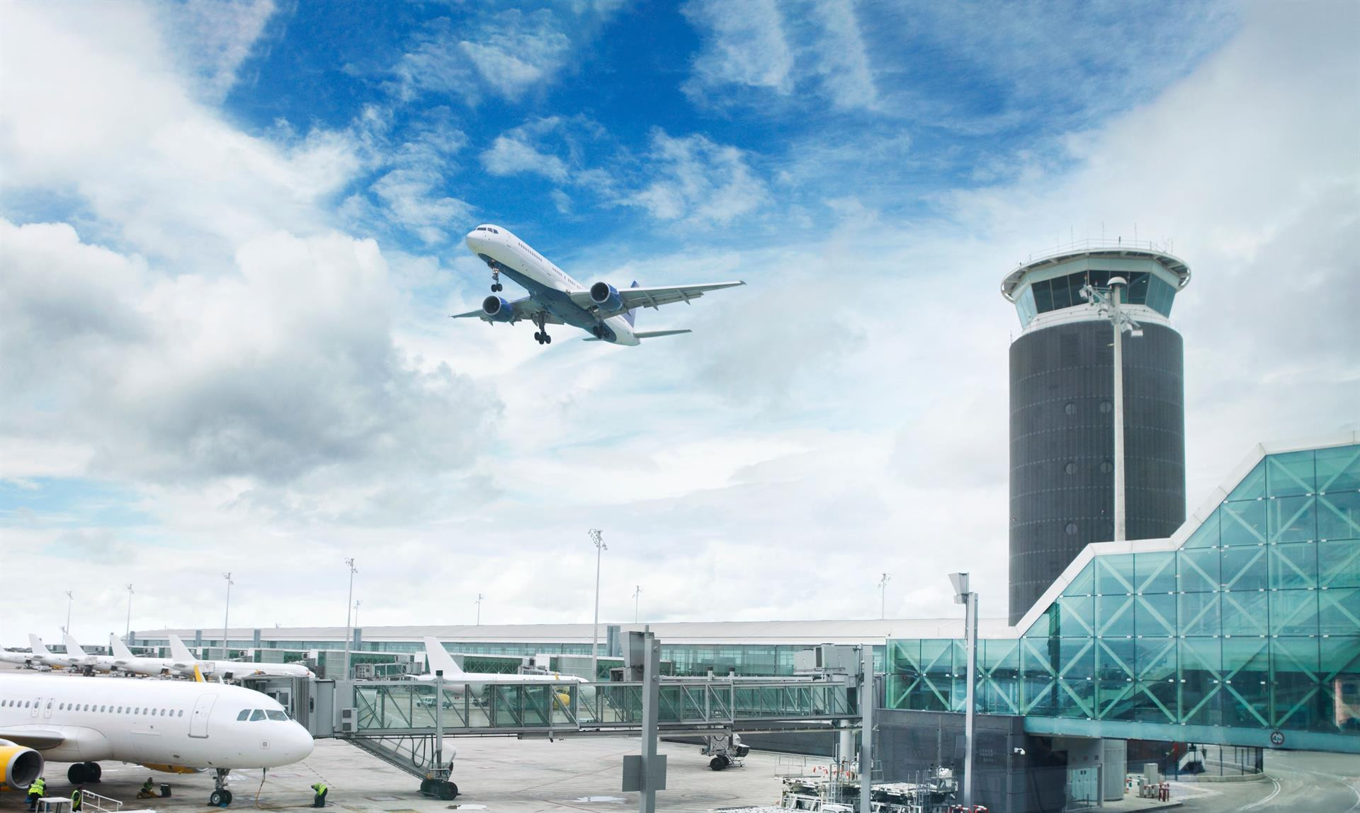 Un avión en el Aeropuerto de Barcelona-El Prat / AENA