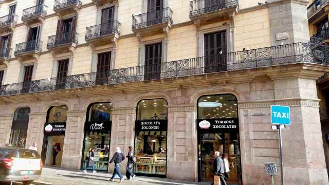 Reabre la tienda Torrons Vicens de la Rambla / CEDIDA