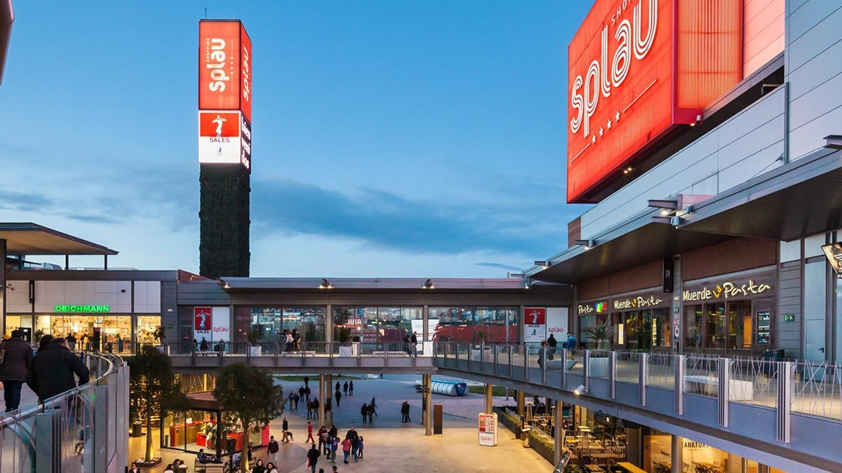 Centro comercial Splau de Cornellà / SPLAU