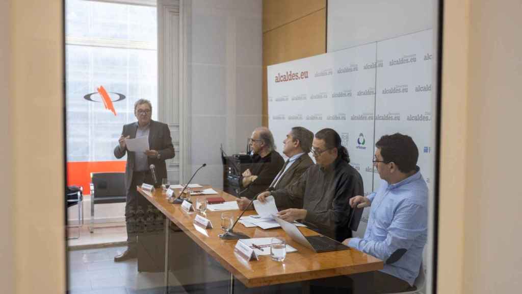 Un acto de la plataforma Alcaldes.Eu en la sede del Col·legi de Periodistes para el plan de barrios /  ALCALDES.EU