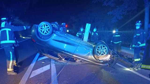 Vehículo accidentado en la Arrabassada / GUB