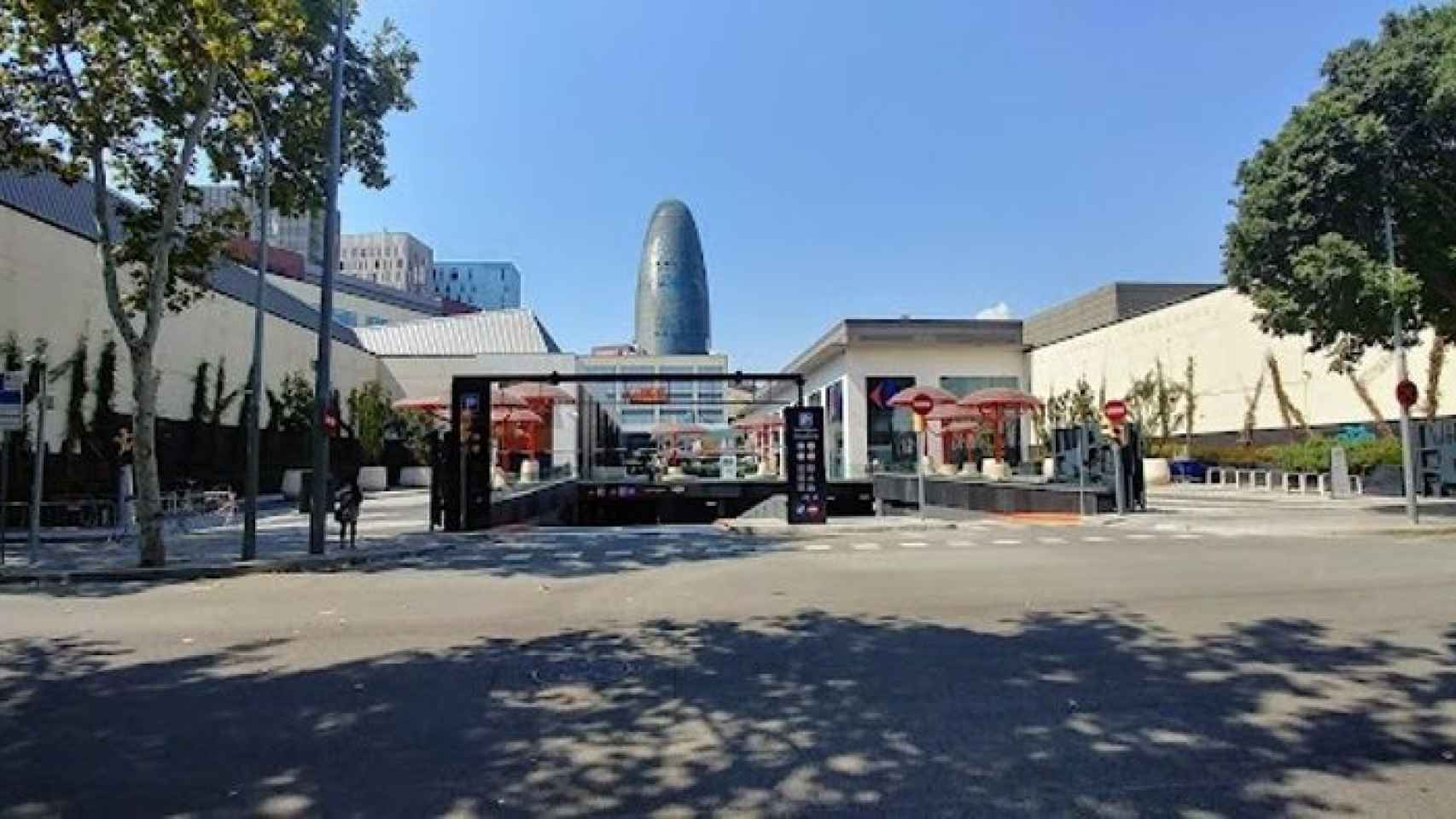 Confluencia de la calle de Perú con la calle de la Llacuna, donde se ubicará el final del carril bici en sentido Llobregat / GUIA DE MICROEMPRESAS