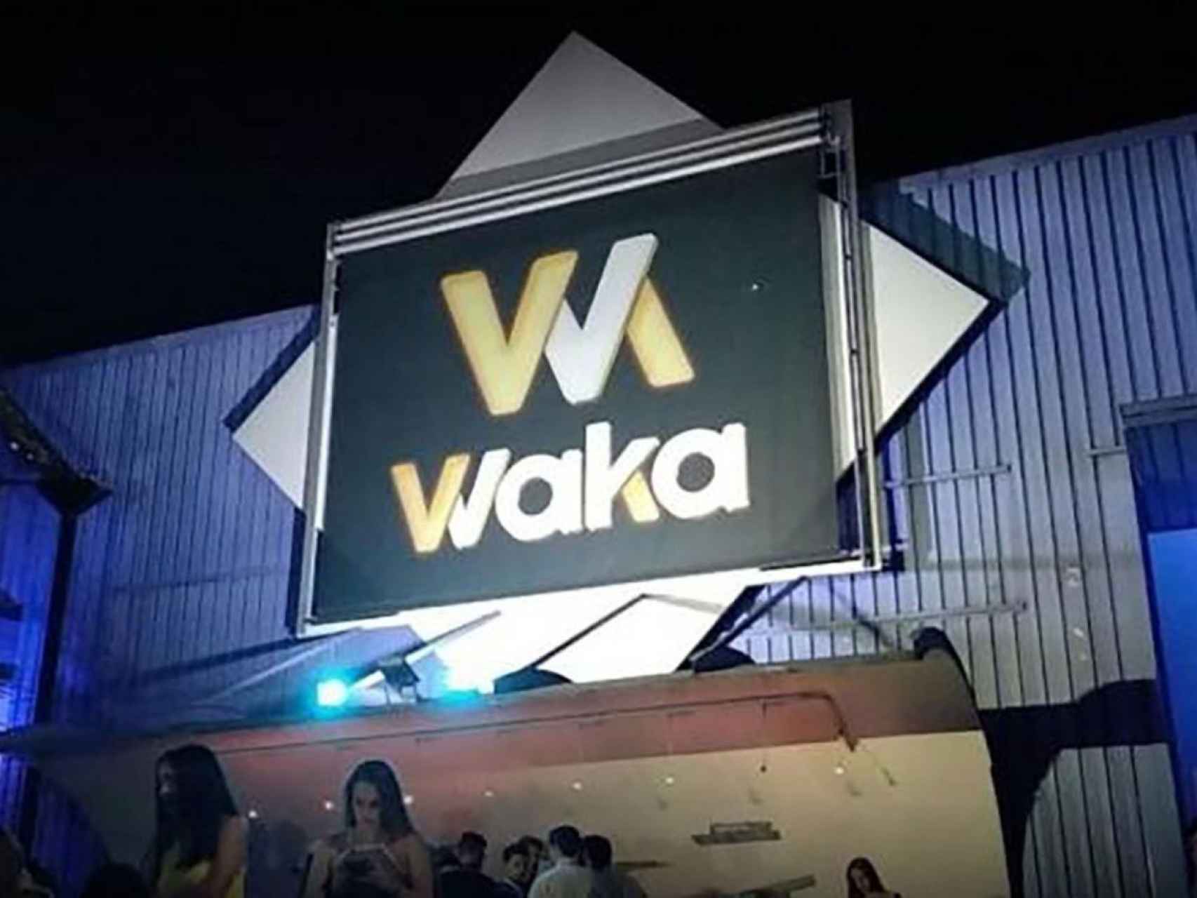 Sexo oral en plena pista de baile de Waka Sabadell