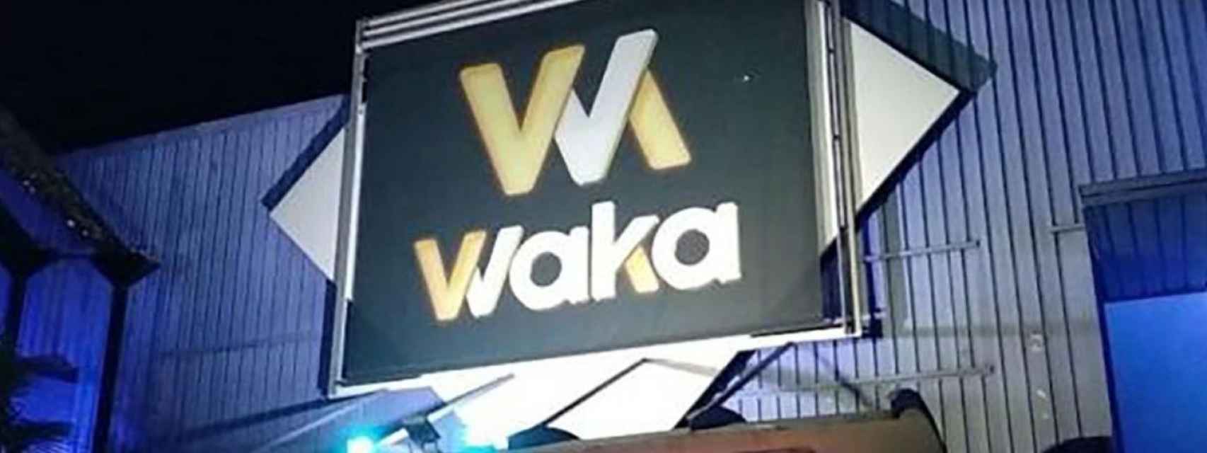 Sexo oral en plena pista de baile de Waka Sabadell