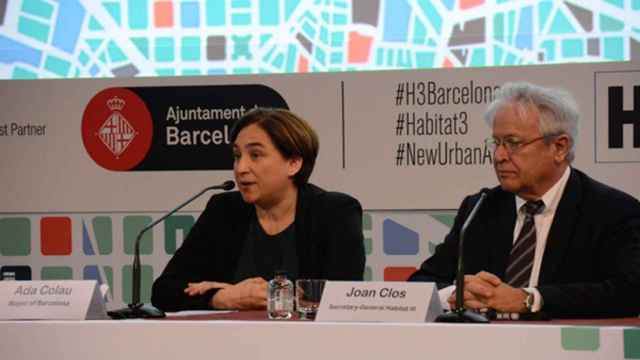 La alcaldesa de Barcelona, Ada Colau, y el exalcalde de Barcelona y exdirector ejecutivo de ONU-Habitat, Joan Clos / UNIVERSITAT DE BARCELONA