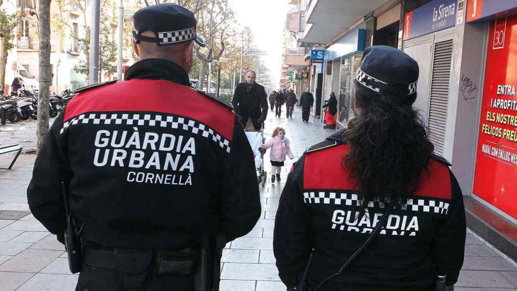 Agentes de la Guardia Urbana de Cornellà / AJUNTAMENT CORNELLÀ