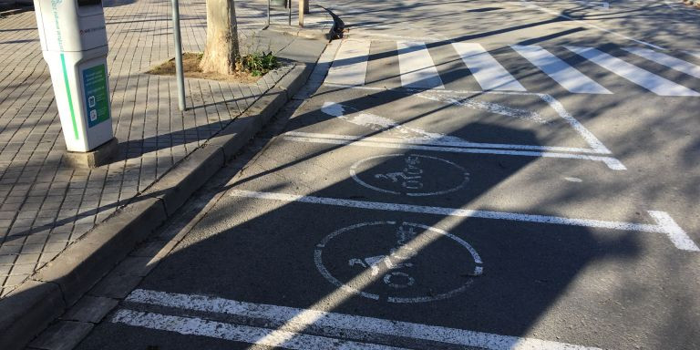 Plazas para motocicletas en la electrolinera de Pallejà / METRÓPOLI