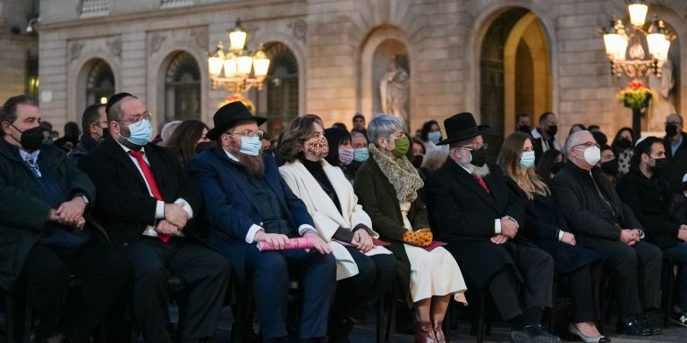 Acto institucional del Ayuntamiento de Barcelona en Memoria de las Víctimas del Holocausto / AJ BCN