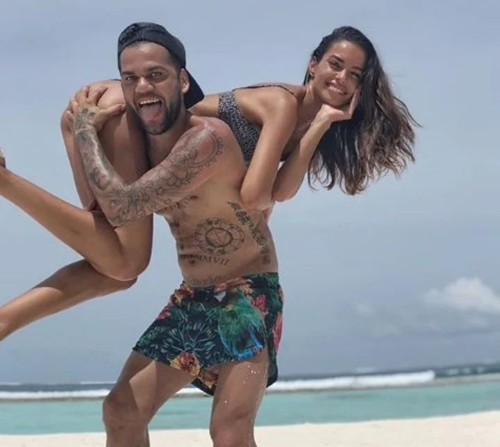 El futbolista acusado de violación, Dani Alves, y su mujer, Joana Sanz / RRSS