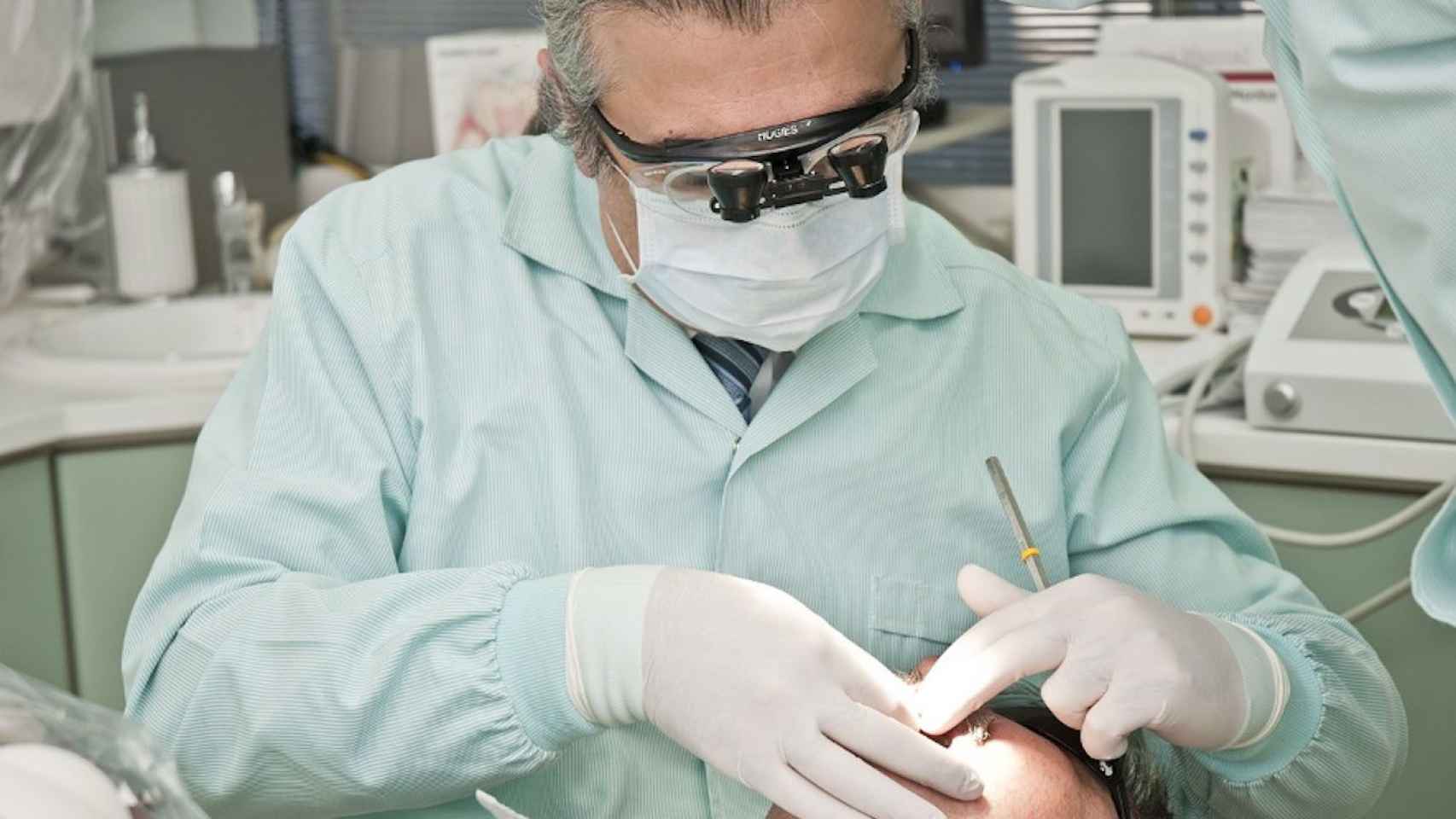 Dentista con un paciente