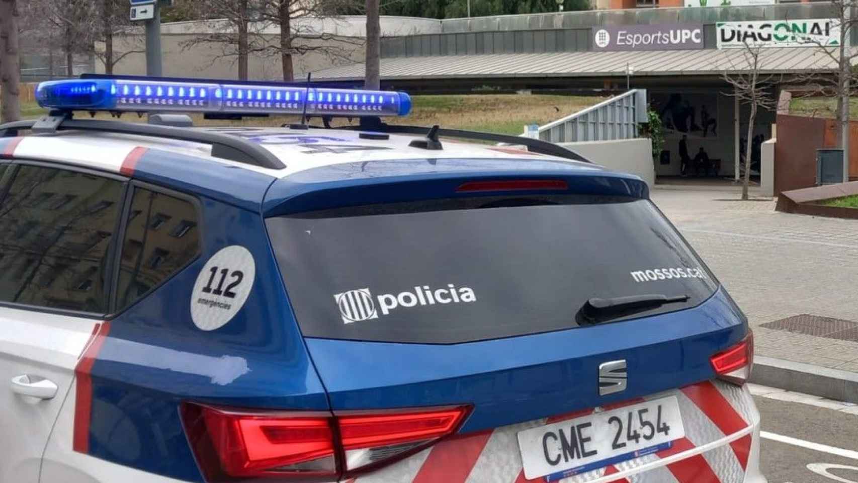 Una patrulla de los Mossos d'Esquadra en la Zona Universitària de Barcelona / MOSSOS