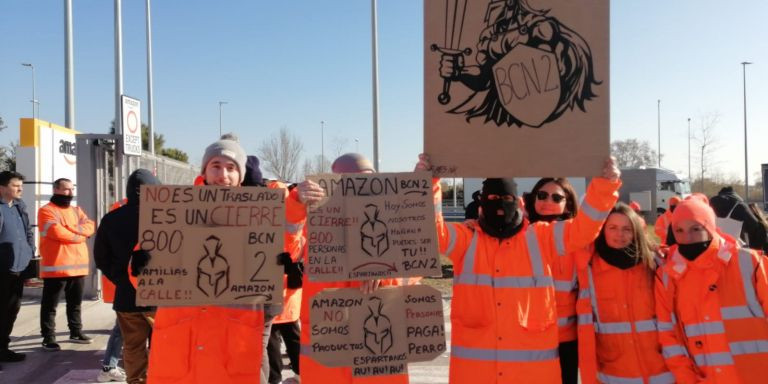 Trabajadores en la protesta por el cierre de Martorelles / METRÓPOLI