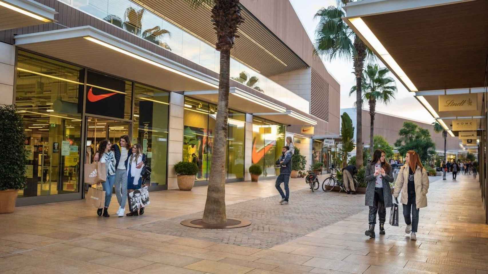 Centro comercial de Viladecans / CEDIDA