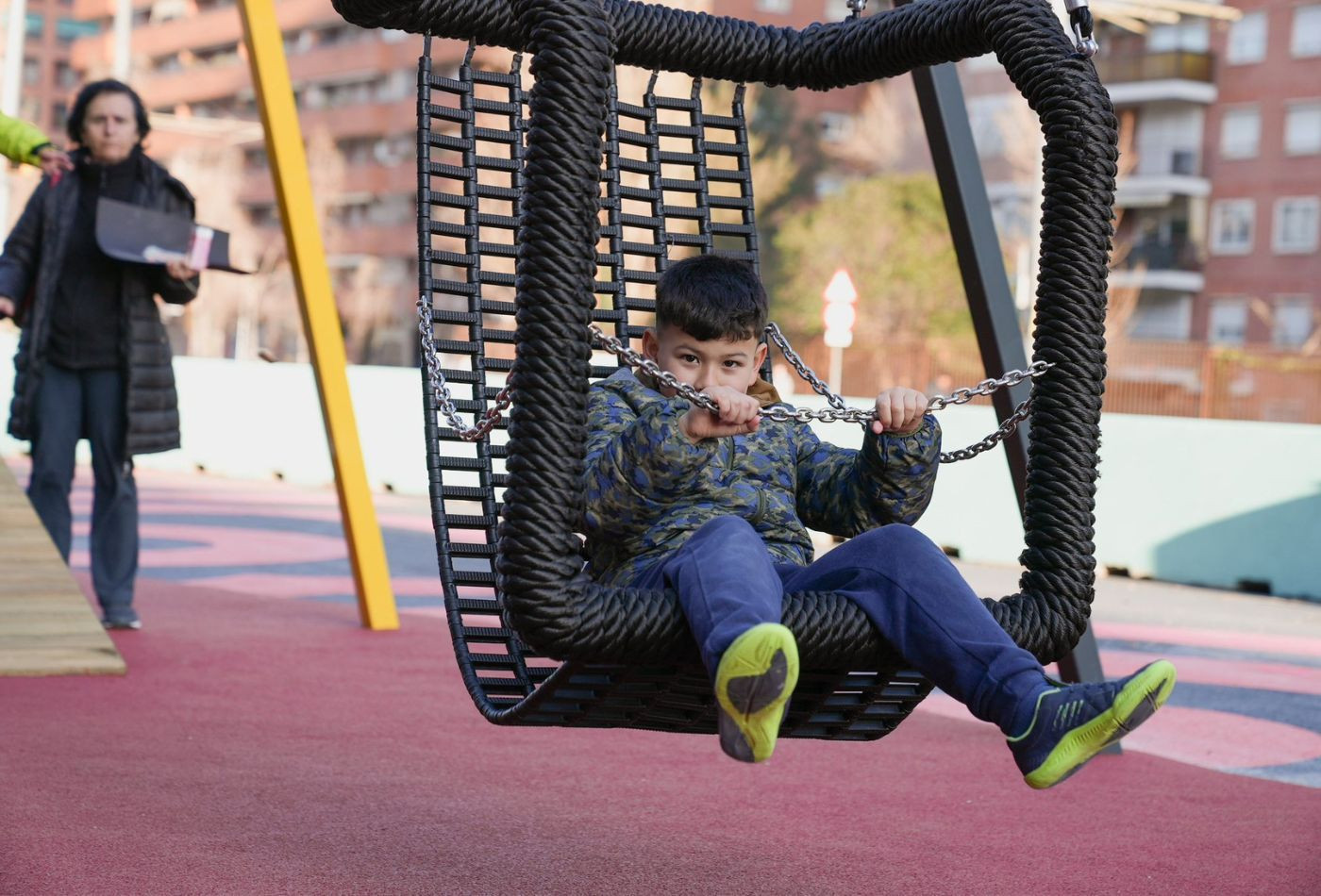 El asiento supuestamente accesible de las nuevas tirolinas de Barcelona / AYUNTAMIENTO DE BARCELONA