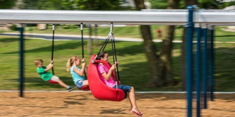 Así debería ser una silla para ser accesible en la tirolina / TWITTER - @ana_mourelo