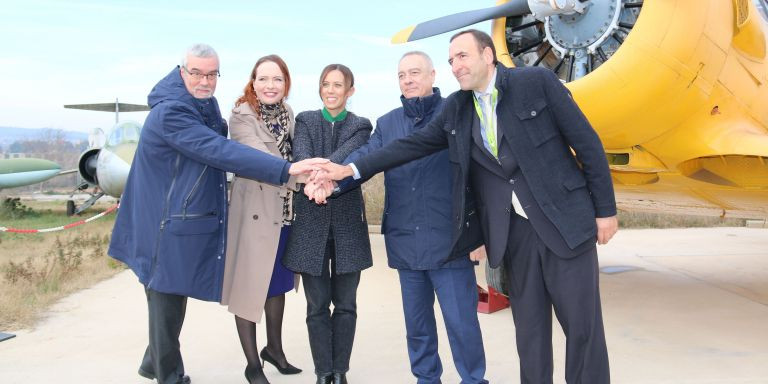 La alcaldesa de Sabadell, Marta Farrés, el delegado especial del Estado en el Consorci de la Zona Franca de Barcelona, Pere Navarro, y la presidenta y CEO de Celestia, Glòria Garcia-Cuadrado.