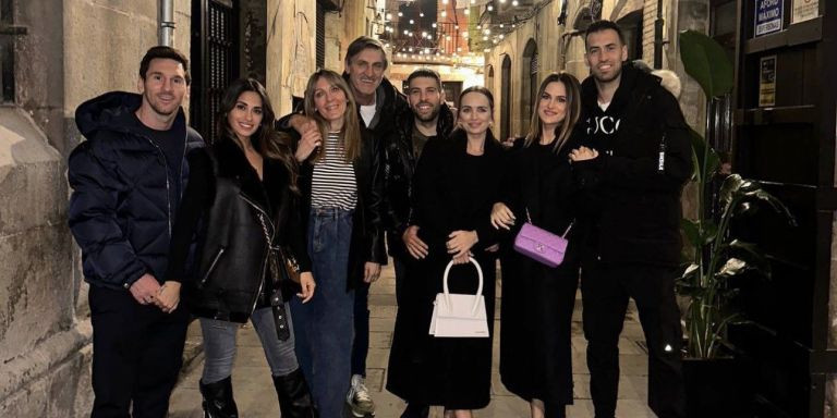 Messi y jugadores del FC Barcelona se reúnen en un restaurante de Barcelona / INSTAGRAM