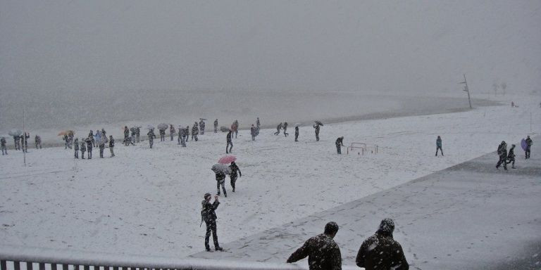 La playa de Barcelona, nevada en 2010 / RRSS