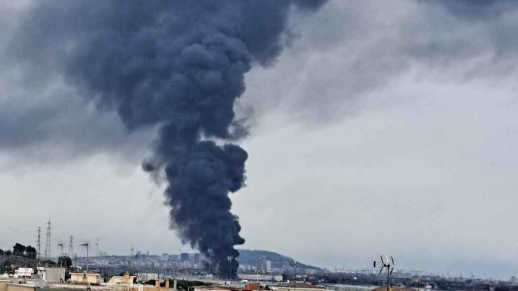 Incendio en Sant Boi de Llobregat / TWITTER JACOSTA4