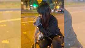 Leonella, junto a Drako, uno de sus perros asesinados / CEDIDA