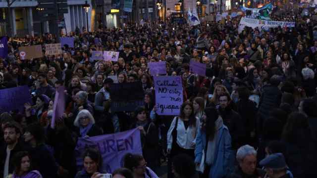 Una multitudinaria manifestación feminista atraviesa Barcelona durante este 8 de marzo / GALA ESPÍN - METRÓPOLI
