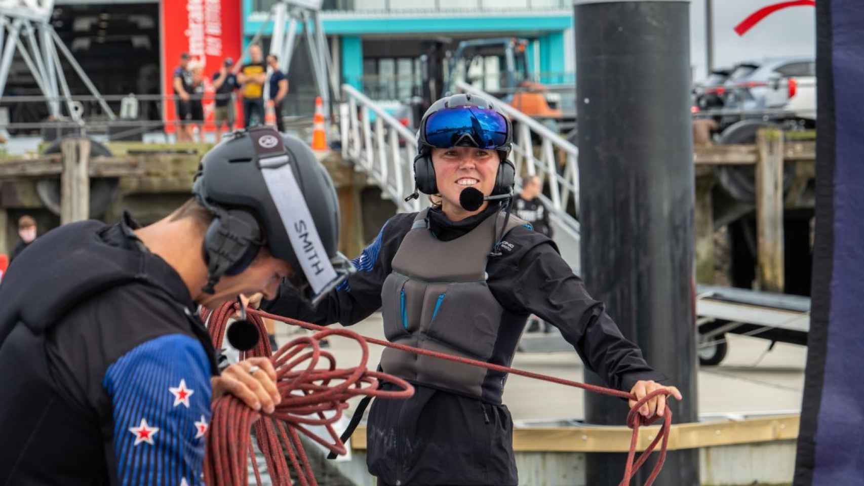 Liv MacKay, durante su estreno al timón de uno de los AC40 | Emirates Team New Zealand